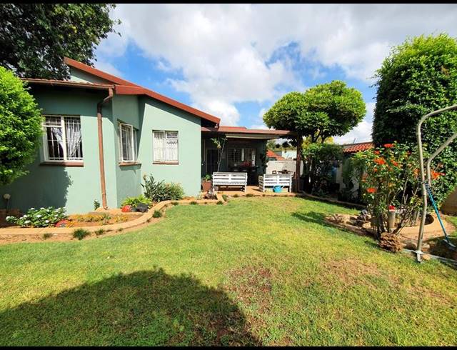 3 BEDROOM TOWNHOUSE FOR SALE IN FLORAUNA